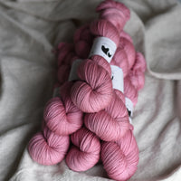 Black Elephant Singles Fingering (A-L)