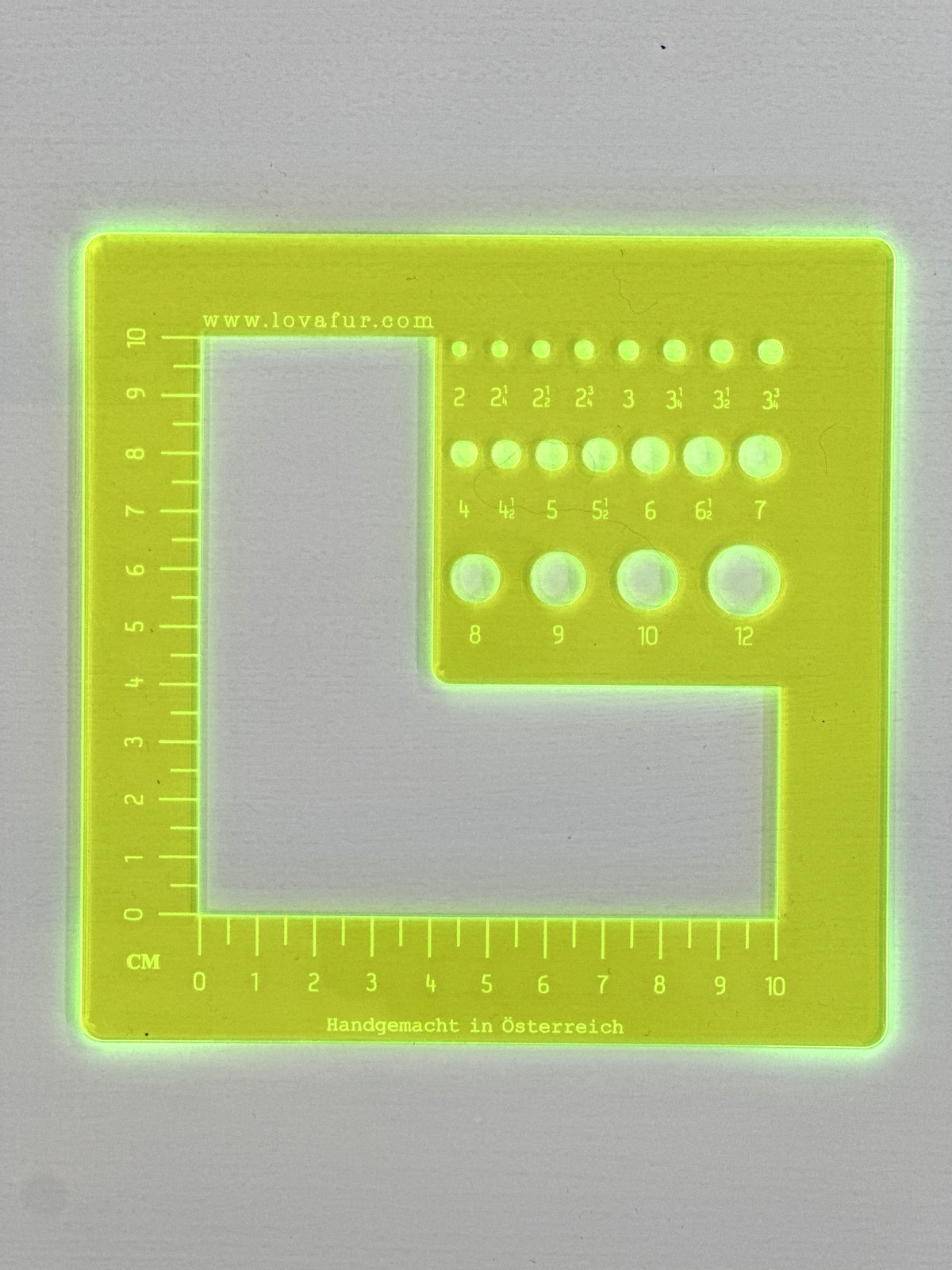 LOVaFUR Neon Swatch / Needle Gauge