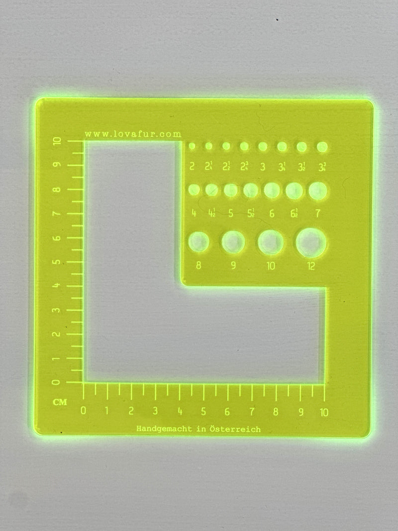 LOVaFUR Neon Swatch / Needle Gauge
