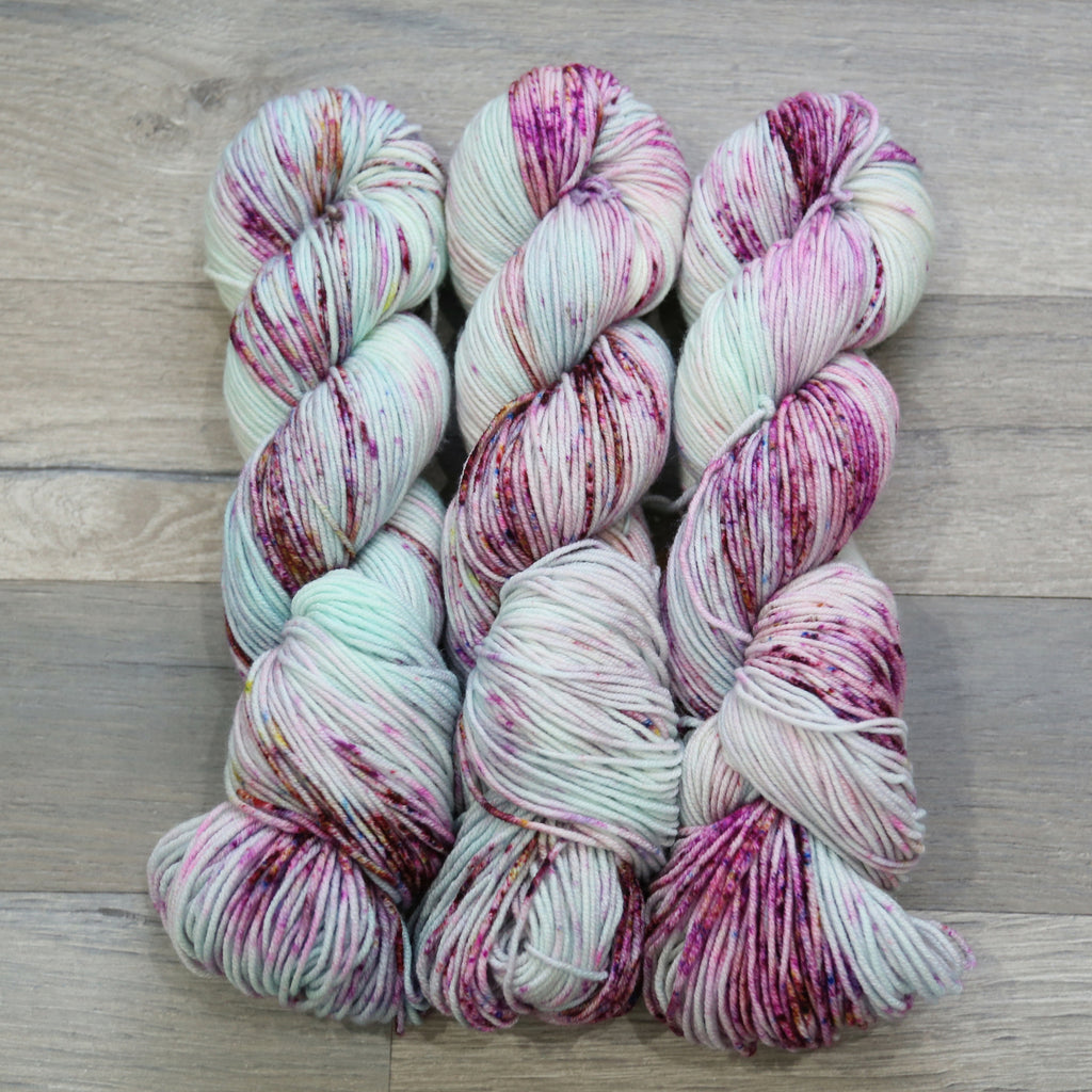 Farmers Daughter Fibers Juicy DK yarn with 100% Superwash Merino wool