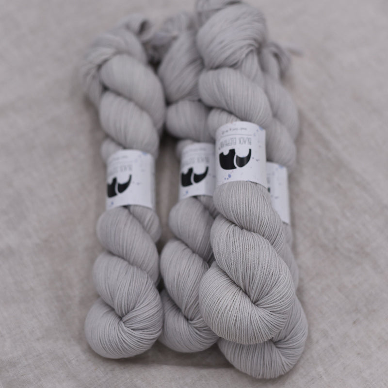Black Elephant Singles Fingering (M-Z)