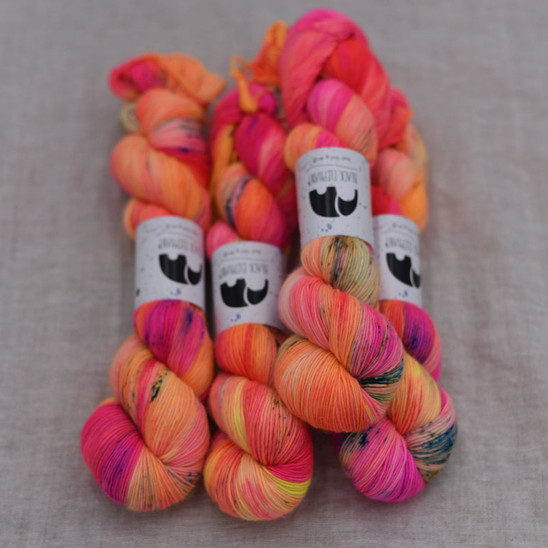 Black Elephant Singles Fingering (M-Z)