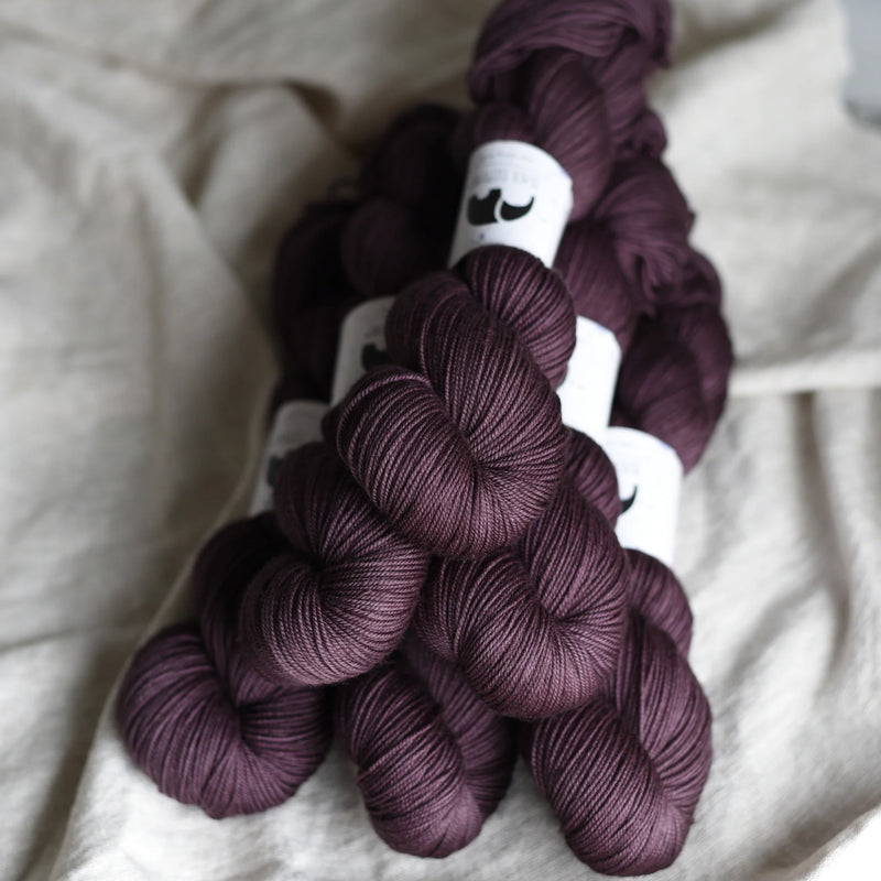 Black Elephant Singles Fingering (M-Z)