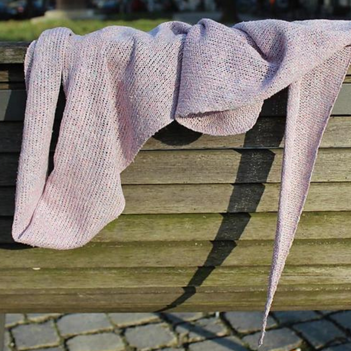 Kinu Triangular Shawl Kit