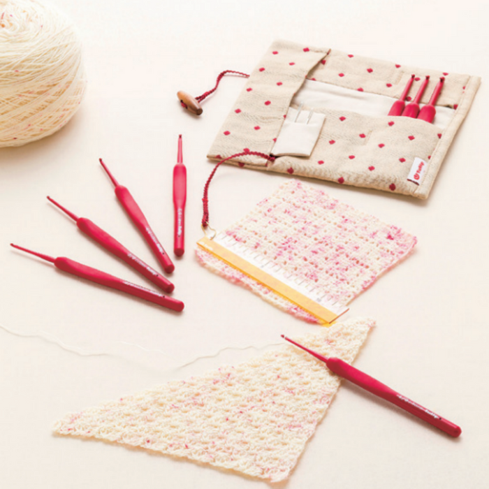 Etimo Red Crochet Hook with Cushion Grip Set