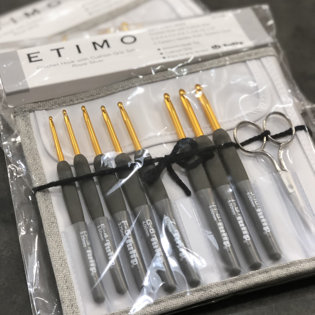 Etimo Crochet Hook with Cushion Grip Set: Royal Silver by Tulip