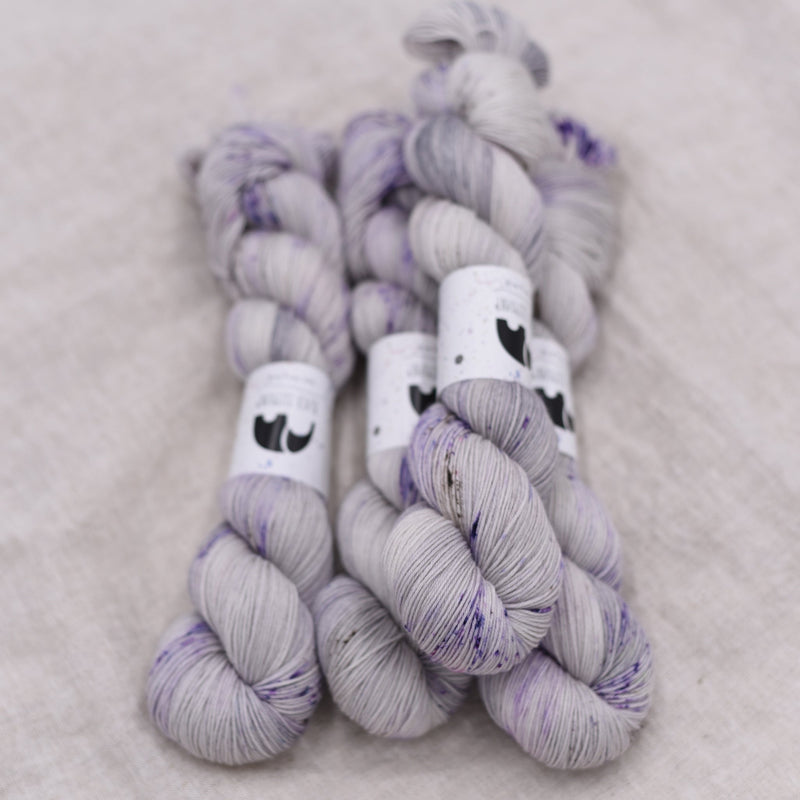 Black Elephant Singles Fingering (M-Z)