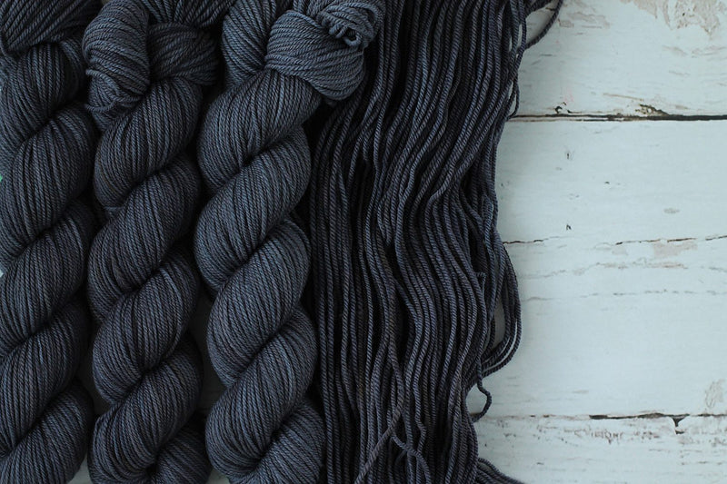 Julie Asselin Journey Sport charcoal Yarn