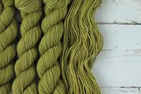 Julie Asselin Journey Sport olive green Yarn