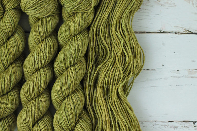 Julie Asselin Journey Sport olive green Yarn