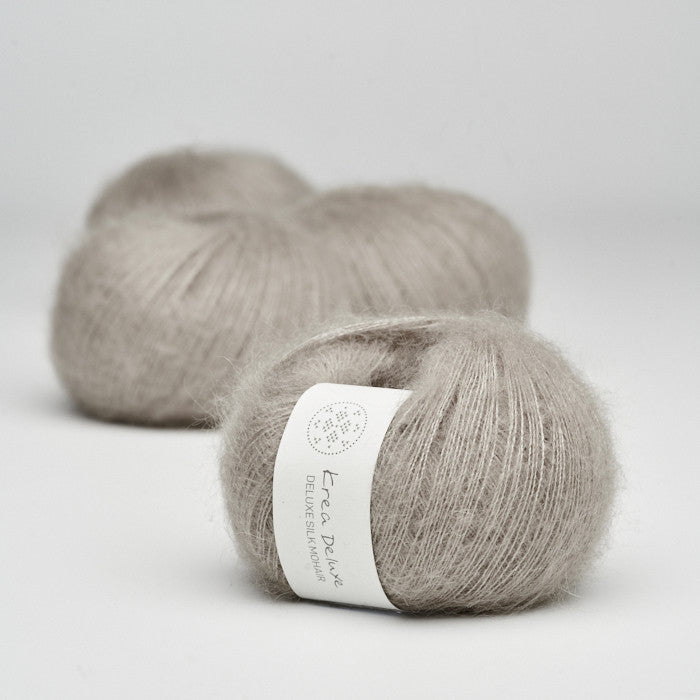 【kz】Lamrof Wave Mohair Stall The Knitting Loft - Kare - Silk/Mohair Heavy Fingering Yarn
