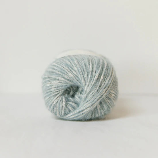 biches & bûches - le coton & alpaca light grey (blue)