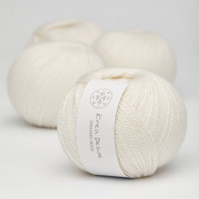 Krea Deluxe Organic Wool 1 white yarn Toronto